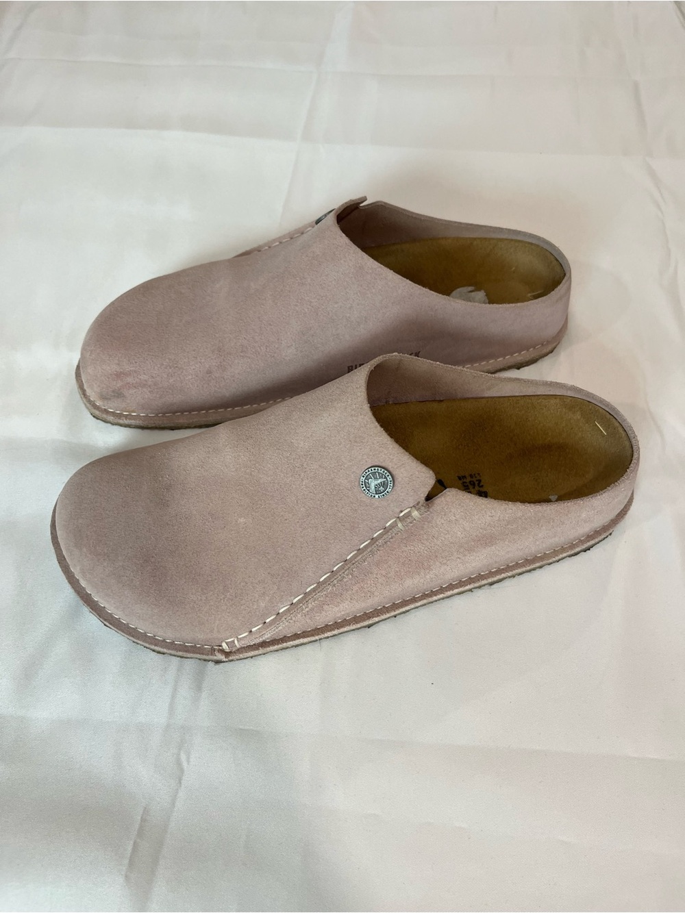 Birkenstock Women's Suede Clog in Faded Purple - Picture 3 of 5